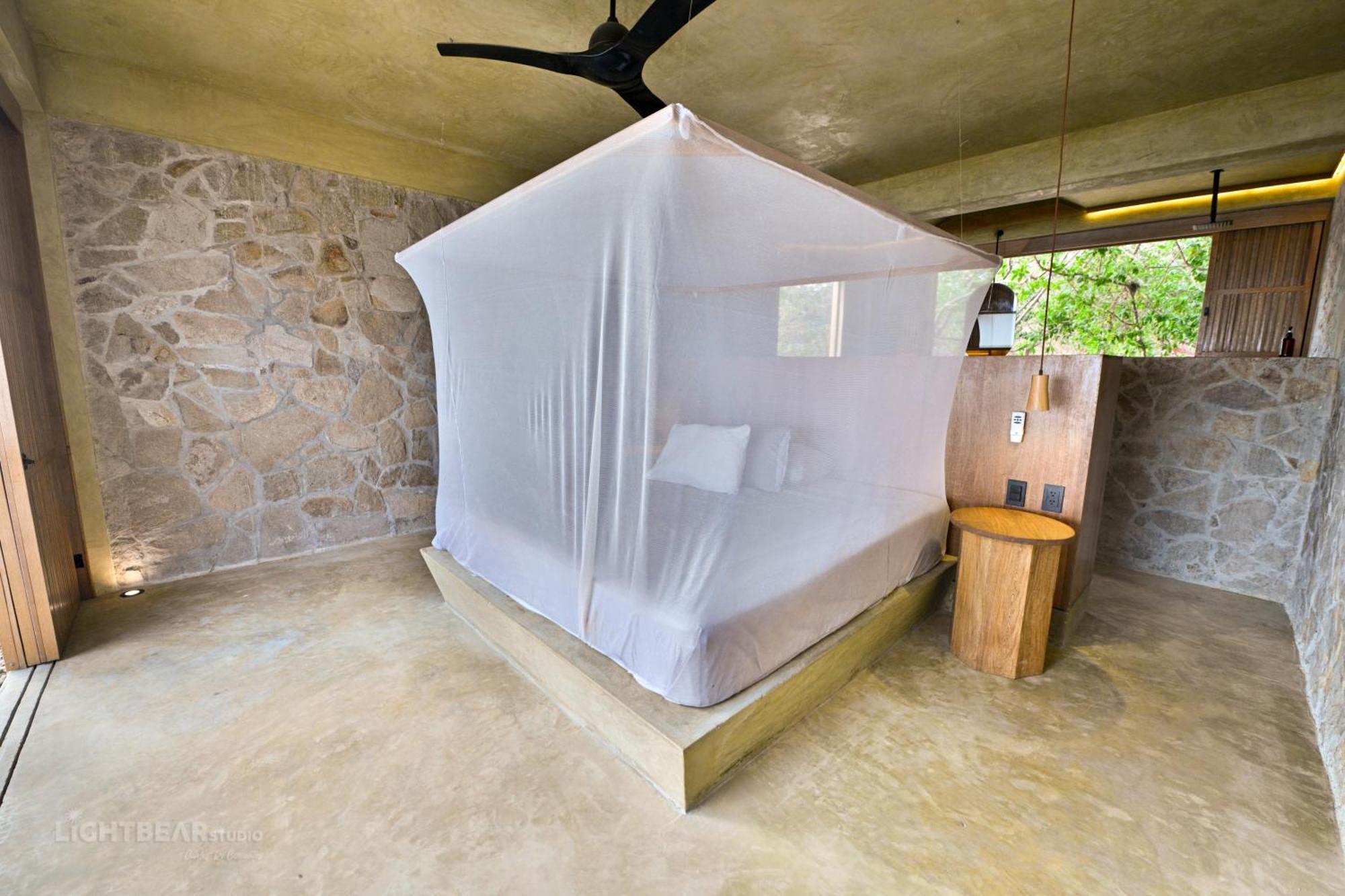 Utopiamar House & *