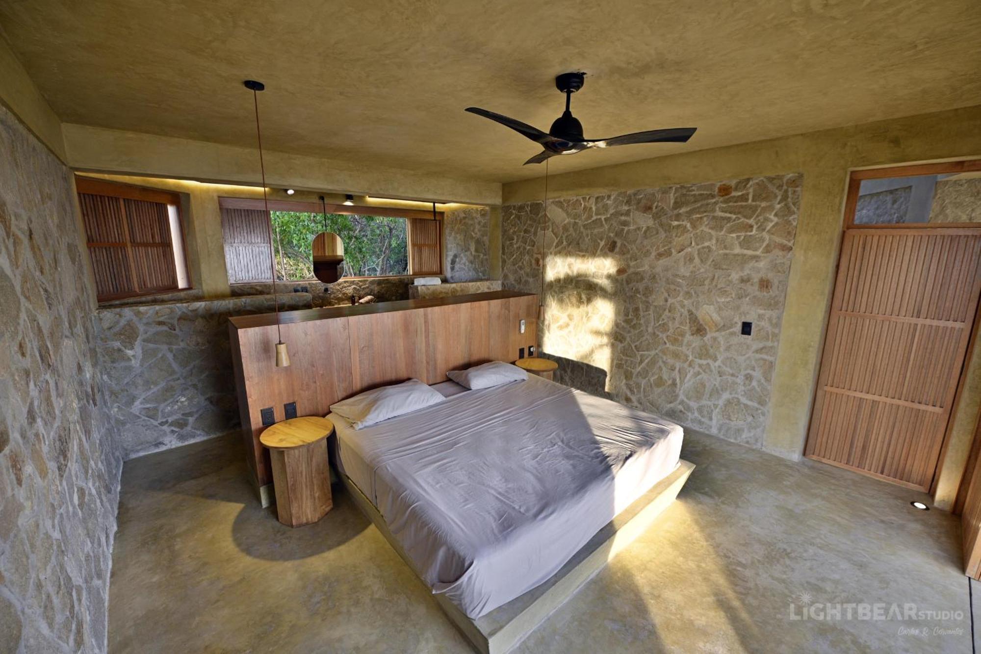 Utopiamar House & *